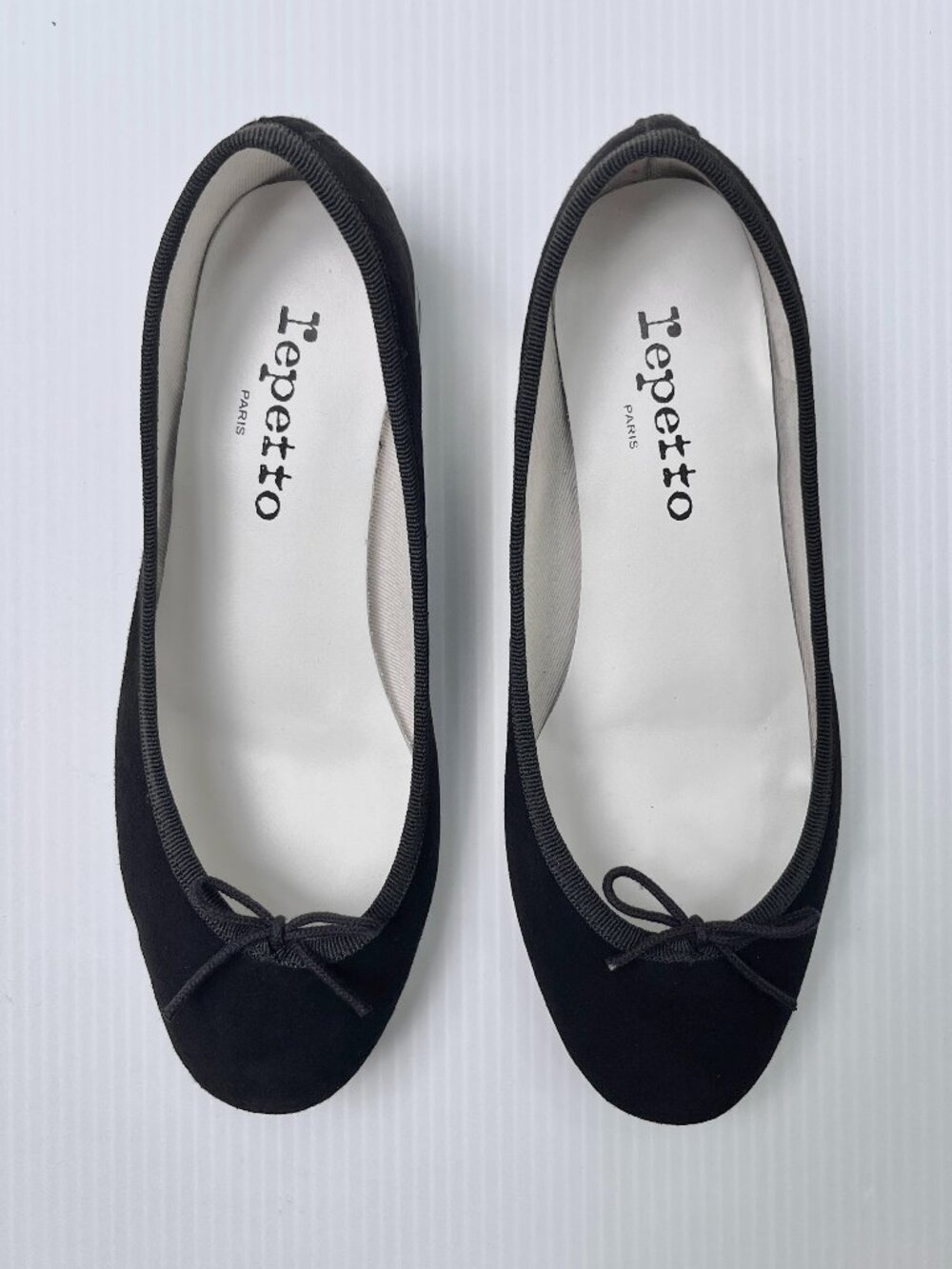 Rare Repetto Camille Velvet Heels in Noir - Size 37 EU/6 US